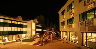 Summer Plaza Resort