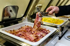 Art Deco WOLKER by ASTORIA Hotel & Medical Spa