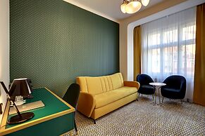 Art Deco WOLKER by ASTORIA Hotel & Medical Spa