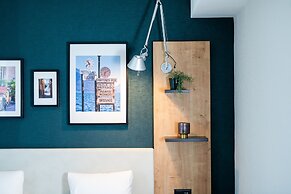 Ascona Lodge, Pool & Garden Retreat