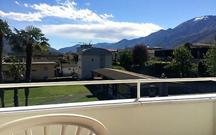 Ascona Lodge, Pool & Garden Retreat