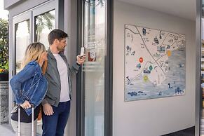 Ascona Lodge, Pool & Garden Retreat