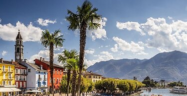 Ascona Lodge, Pool & Garden Retreat