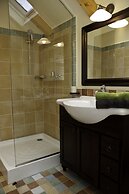 Arina Apartments