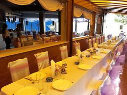 Elate Plaza Business Hotel