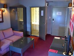 Elate Plaza Business Hotel