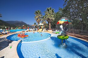 Weekend Glamping Resort