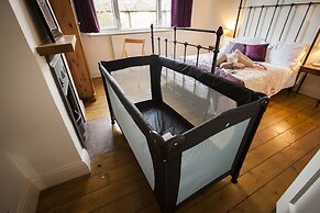 Stunning Central Richmond with garden