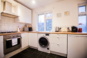 Stunning Central Richmond with garden