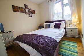 Stunning Central Richmond with garden