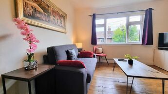 Stunning Central Richmond with garden