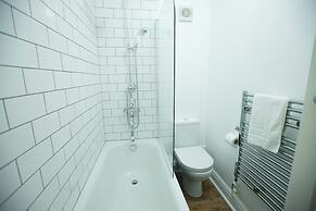 Stunning Central Richmond with garden