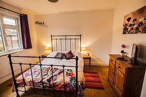 Stunning Central Richmond with garden