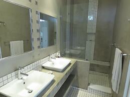 Sunset Lodge & Safaris