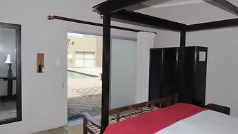 Sunset Lodge & Safaris