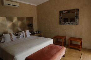 Sunset Lodge & Safaris