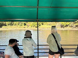 Sunset Lodge & Safaris