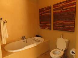 Sunset Lodge & Safaris