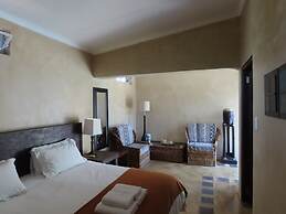 Sunset Lodge & Safaris