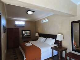 Sunset Lodge & Safaris