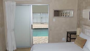 Sunset Lodge & Safaris