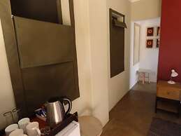 Sunset Lodge & Safaris