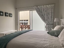 Sunset Lodge & Safaris