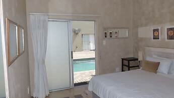 Sunset Lodge & Safaris