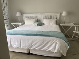 Sunset Lodge & Safaris