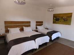 Sunset Lodge & Safaris