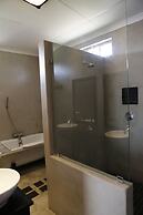 Sunset Lodge & Safaris