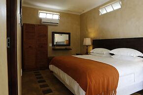 Sunset Lodge & Safaris