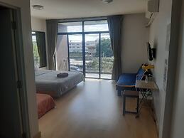 HOMEY-Don Mueang Airport Hostel