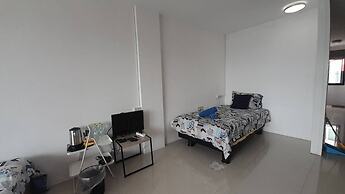 HOMEY-Don Mueang Airport Hostel