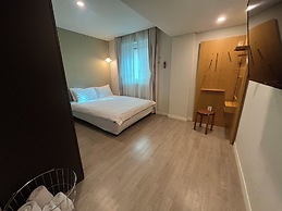 Upflo Hostel