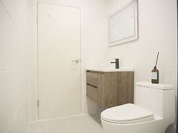 Upflo Hostel