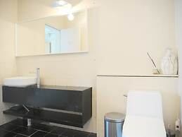 Upflo Hostel
