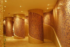 Cosmopolitan Hotel & Wellness