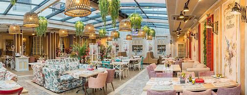 Cosmopolitan Hotel & Wellness
