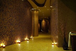 Cosmopolitan Hotel & Wellness