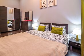 Rent Kiev Lva Tolshtoho Square