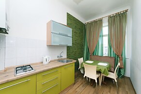 Rent Kiev Lva Tolshtoho Square