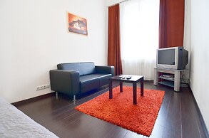 Rent Kiev Lva Tolshtoho Square
