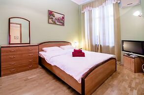 Rent Kiev Lva Tolshtoho Square
