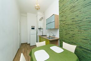Rent Kiev Lva Tolshtoho Square