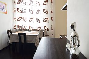 Rent Kiev Lva Tolshtoho Square