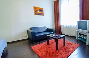 Rent Kiev Lva Tolshtoho Square