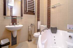 Rent Kiev Lva Tolshtoho Square