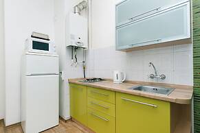 Rent Kiev Lva Tolshtoho Square