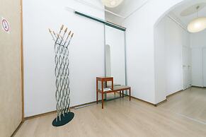 Rent Kiev Lva Tolshtoho Square